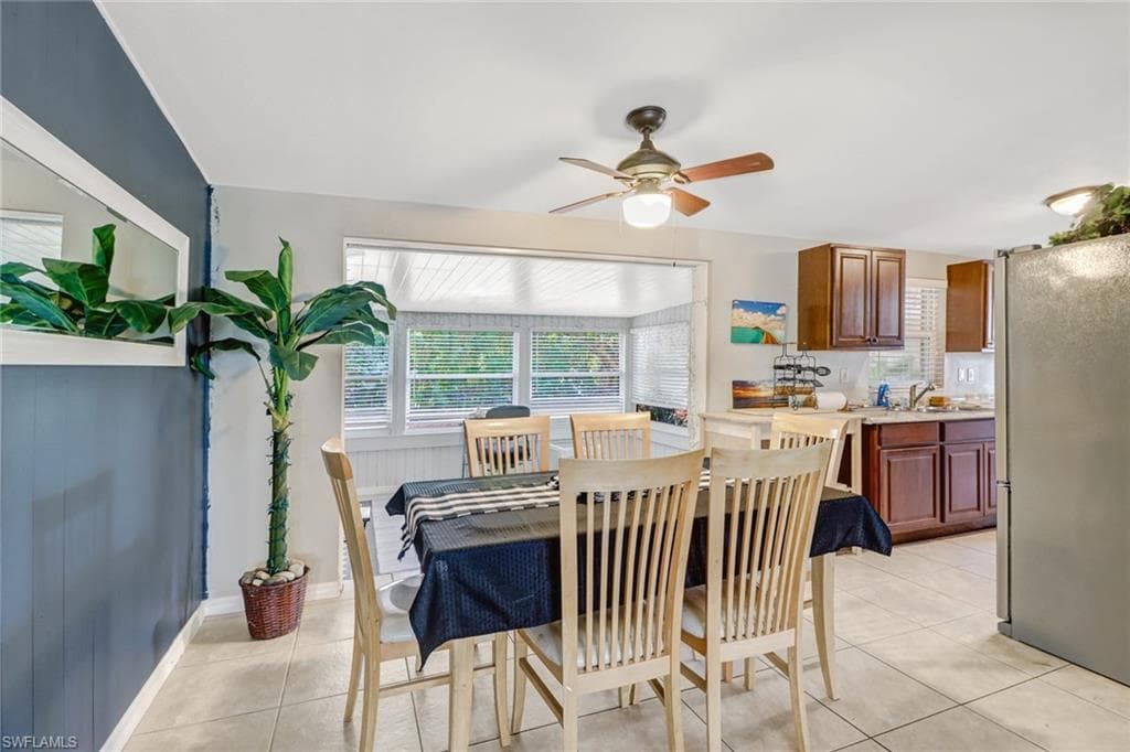 2140 Harbor LN-8