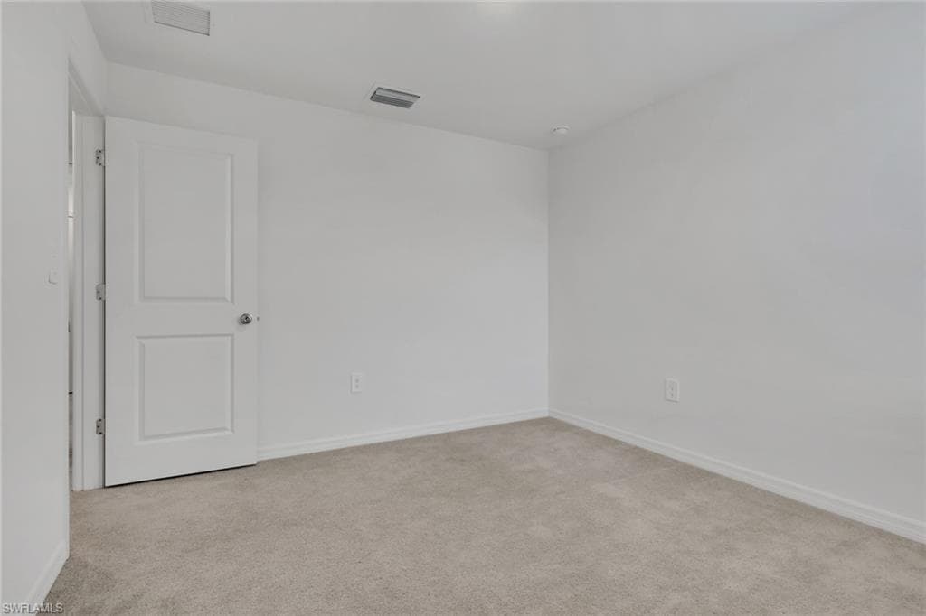 19550 Fairhill CT-31