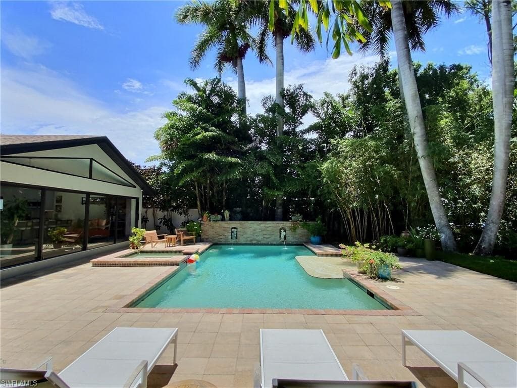 1031 Diana AVE-20