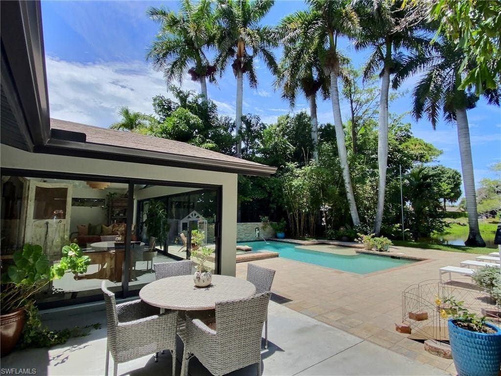 1031 Diana AVE-19