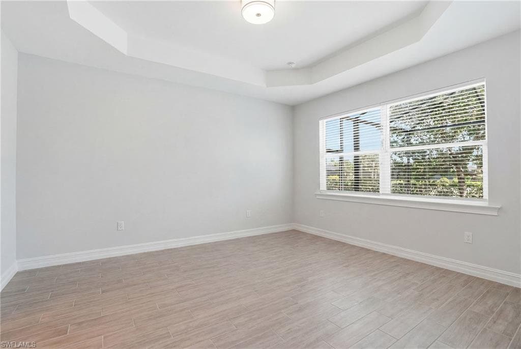 28040 Seasons Tide AVE-12