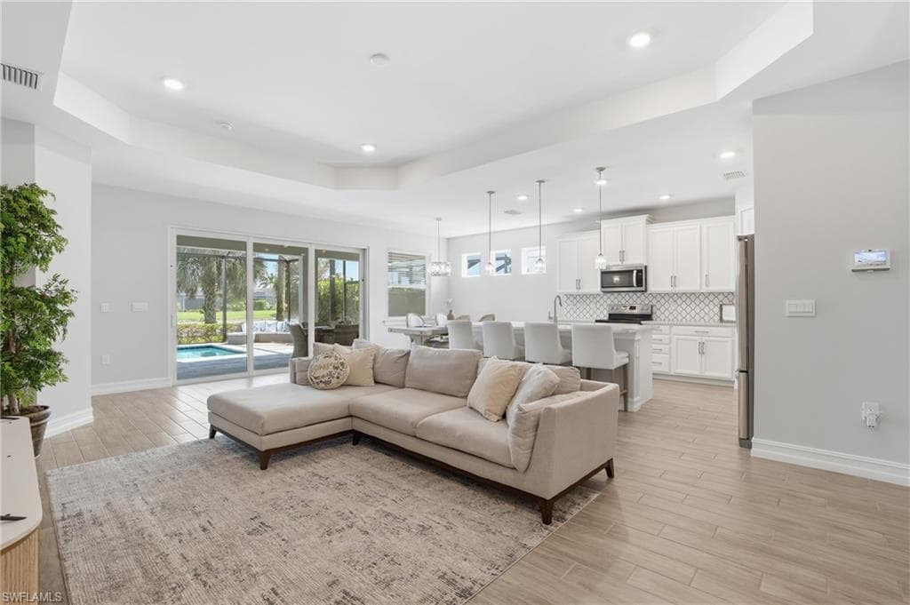 28040 Seasons Tide AVE-9