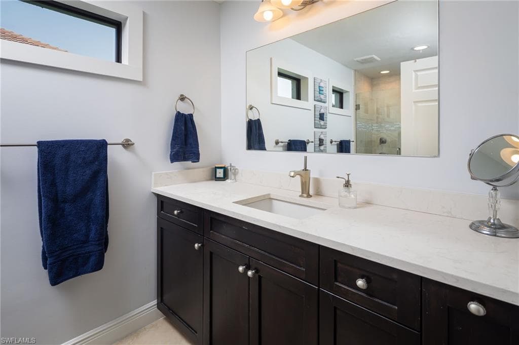 196 Monterey DR-26