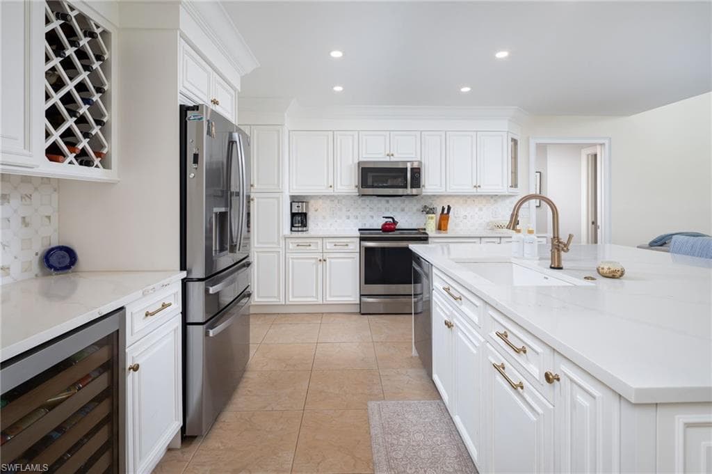 196 Monterey DR-7