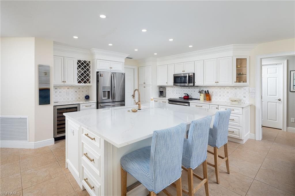 196 Monterey DR-8