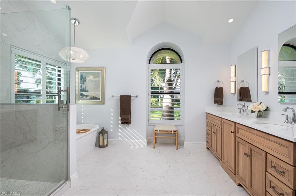 196 Monterey DR-21