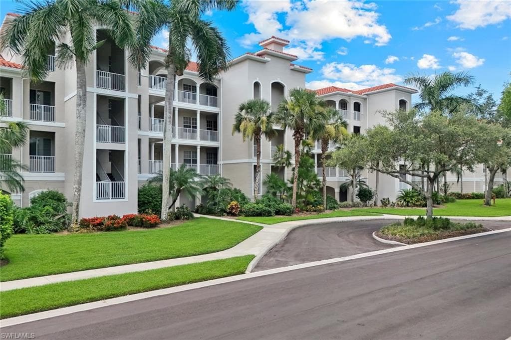 4864 Hampshire CT 203-28