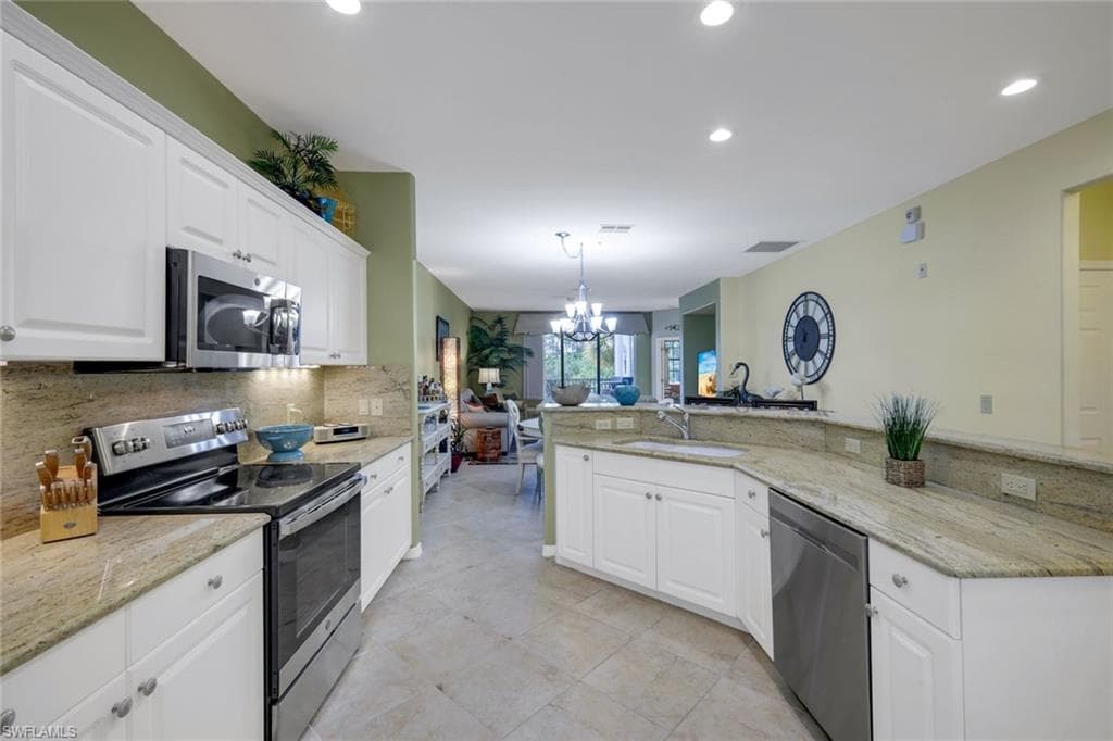 4864 Hampshire CT 203-8