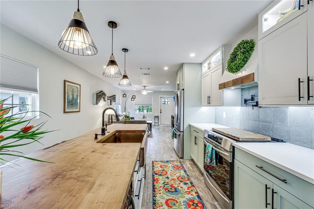 2385 Sunset AVE-6
