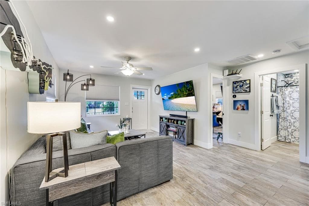 2385 Sunset AVE-4