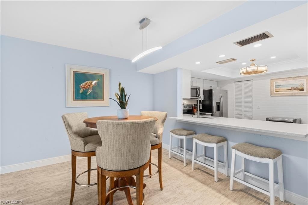 800 Meadowland DR N-4