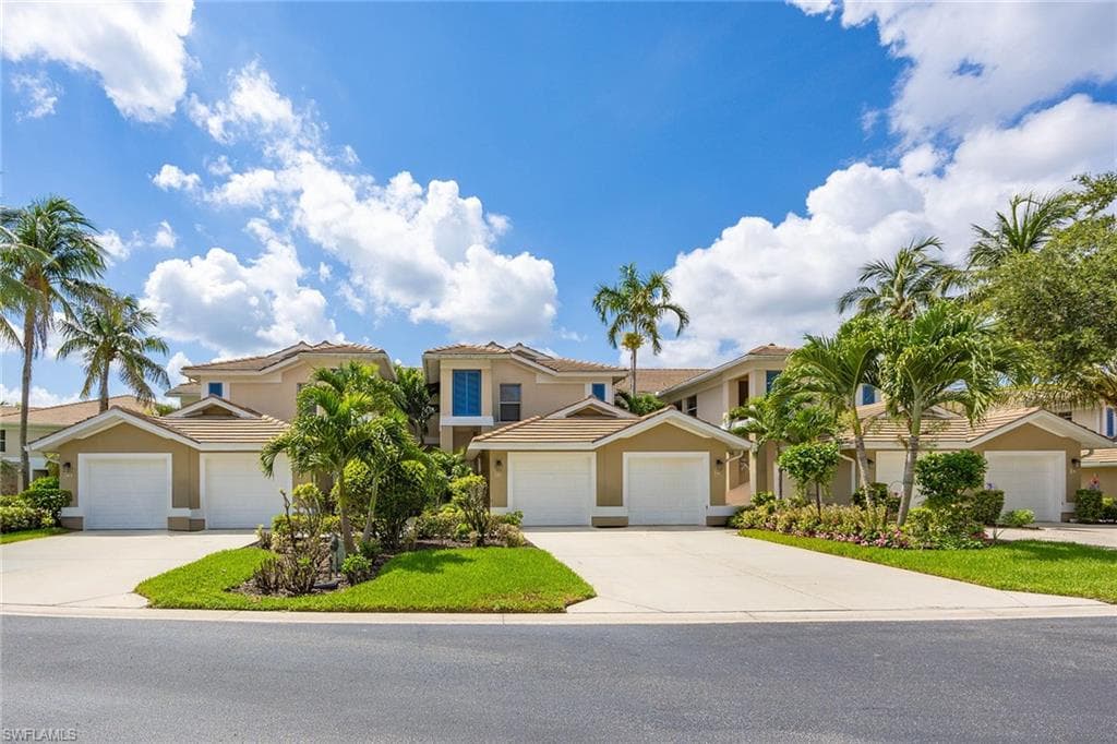 866 Carrick Bend CIR 202-2