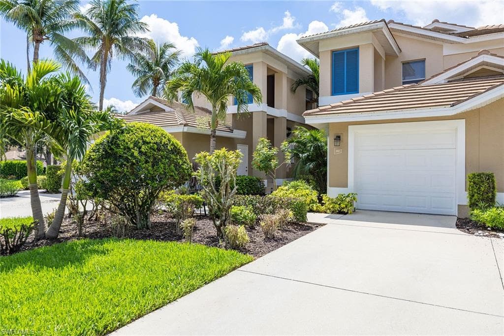 866 Carrick Bend CIR 202-3