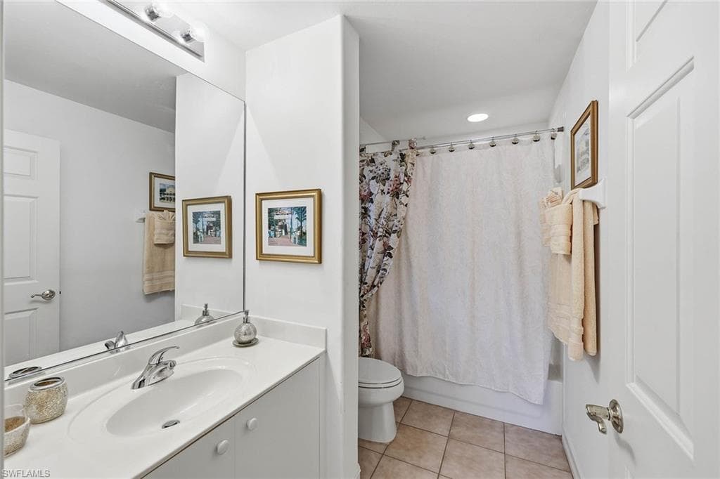 866 Carrick Bend CIR 202-18