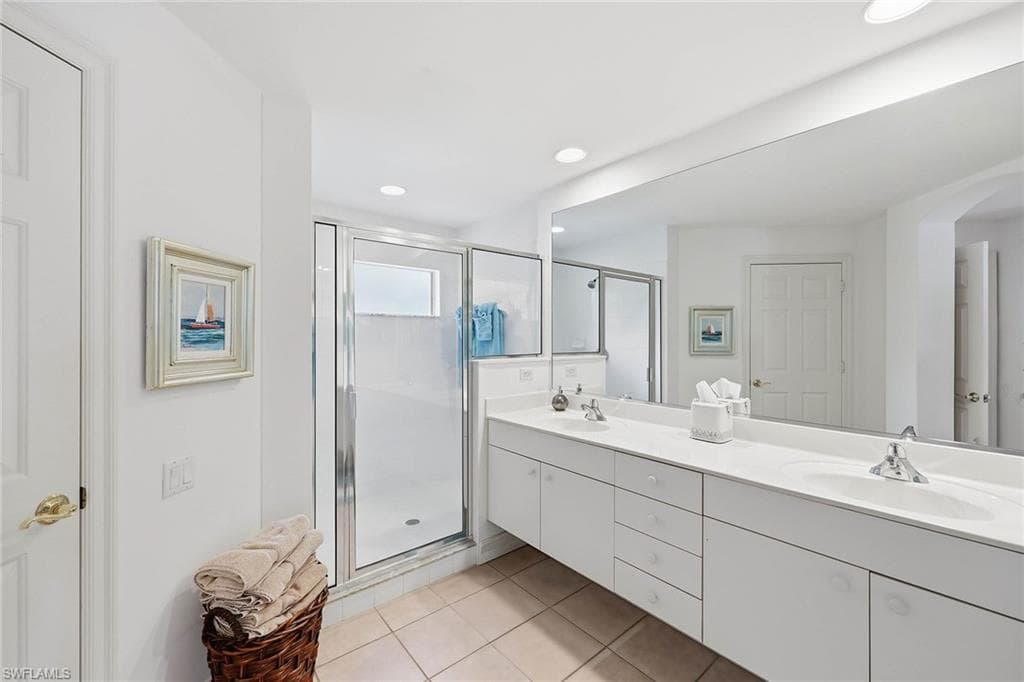 866 Carrick Bend CIR 202-15