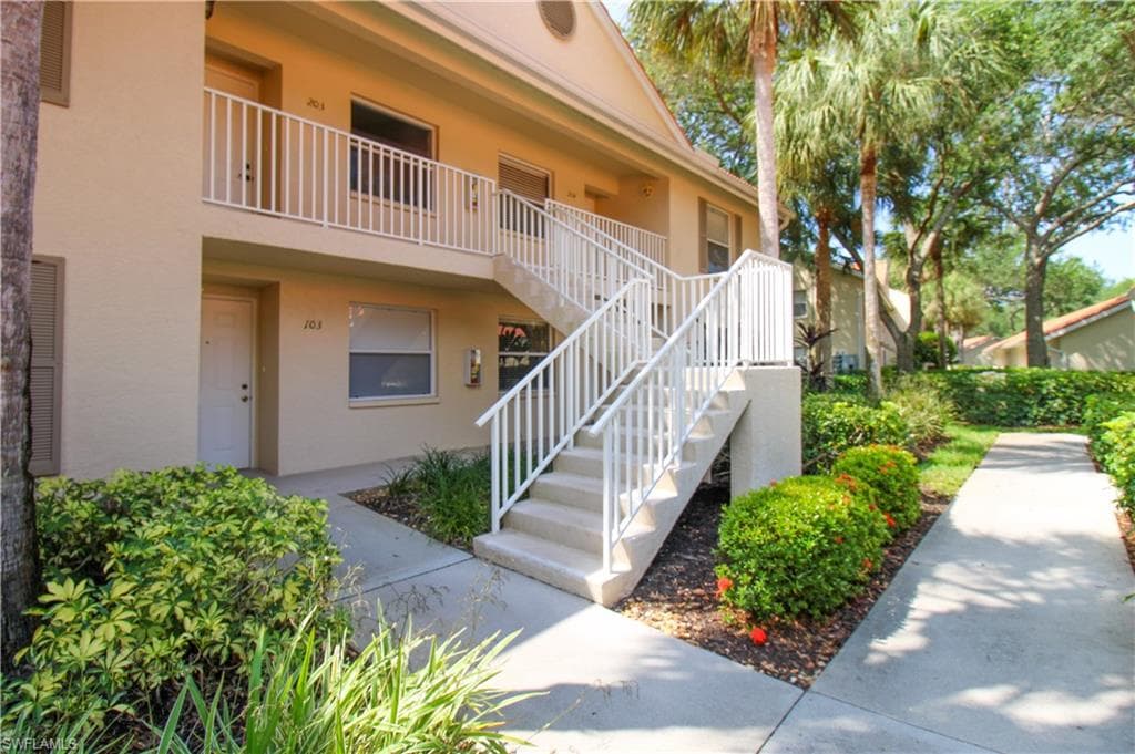 225 Robin Hood CIR 203-6