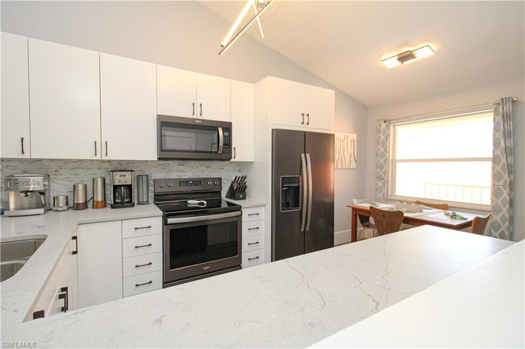 225 Robin Hood CIR 203-12