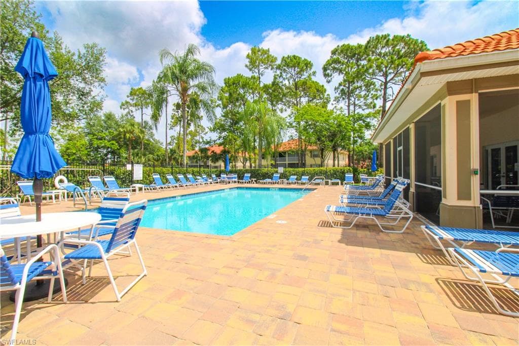 225 Robin Hood CIR 203-48