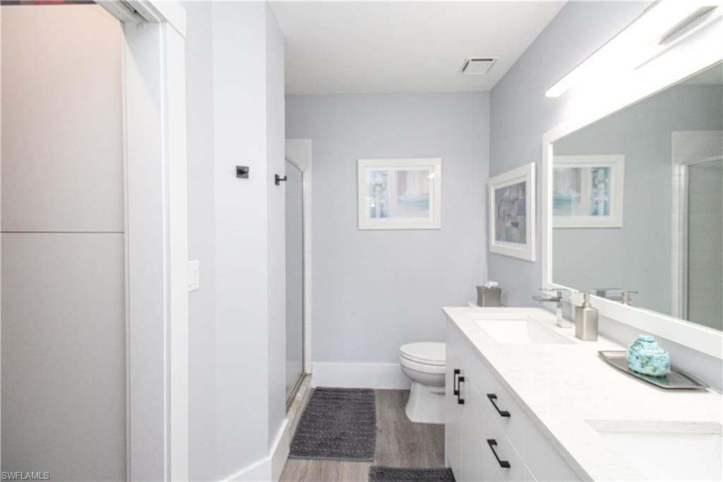 225 Robin Hood CIR 203-39