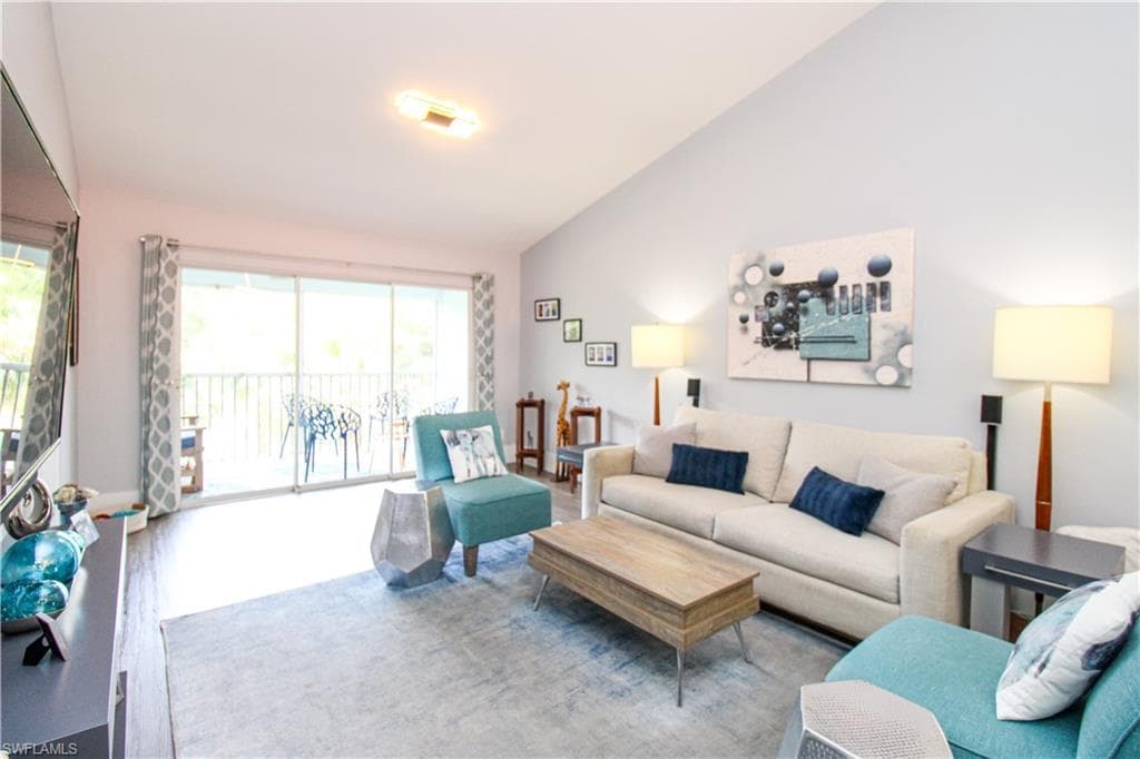 225 Robin Hood CIR 203-21