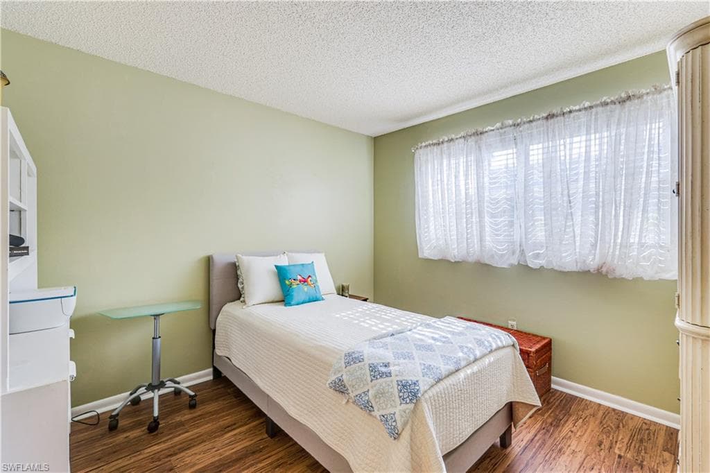 7079 Cedarhurst DR-22