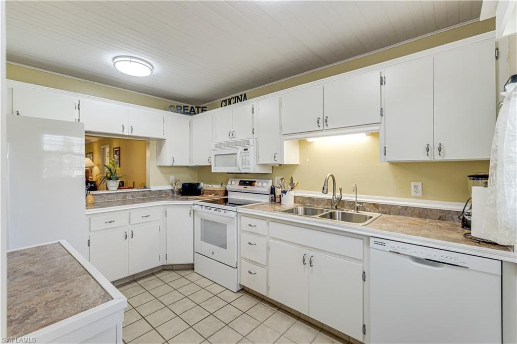 7079 Cedarhurst DR-9