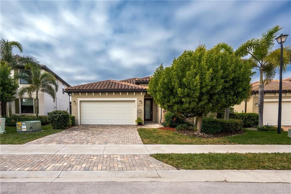 9215 Shadow Oak LN-2