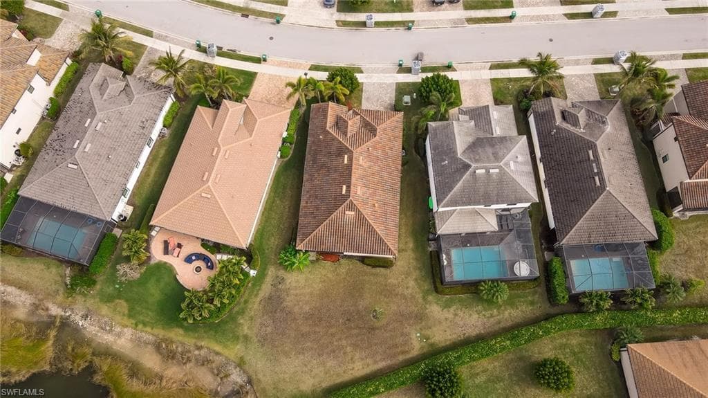 9215 Shadow Oak LN-32
