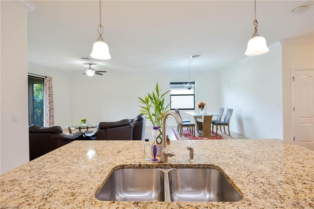 9215 Shadow Oak LN-5