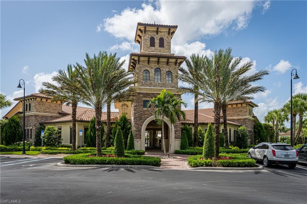 9215 Shadow Oak LN-33