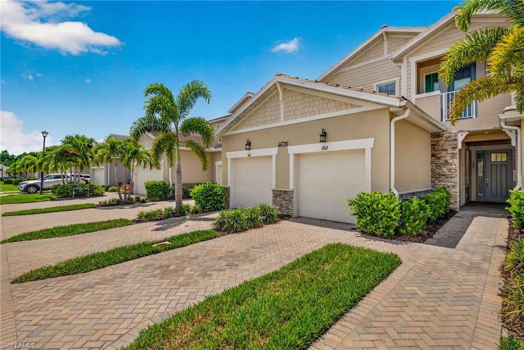 4676 Arboretum CIR 102-1
