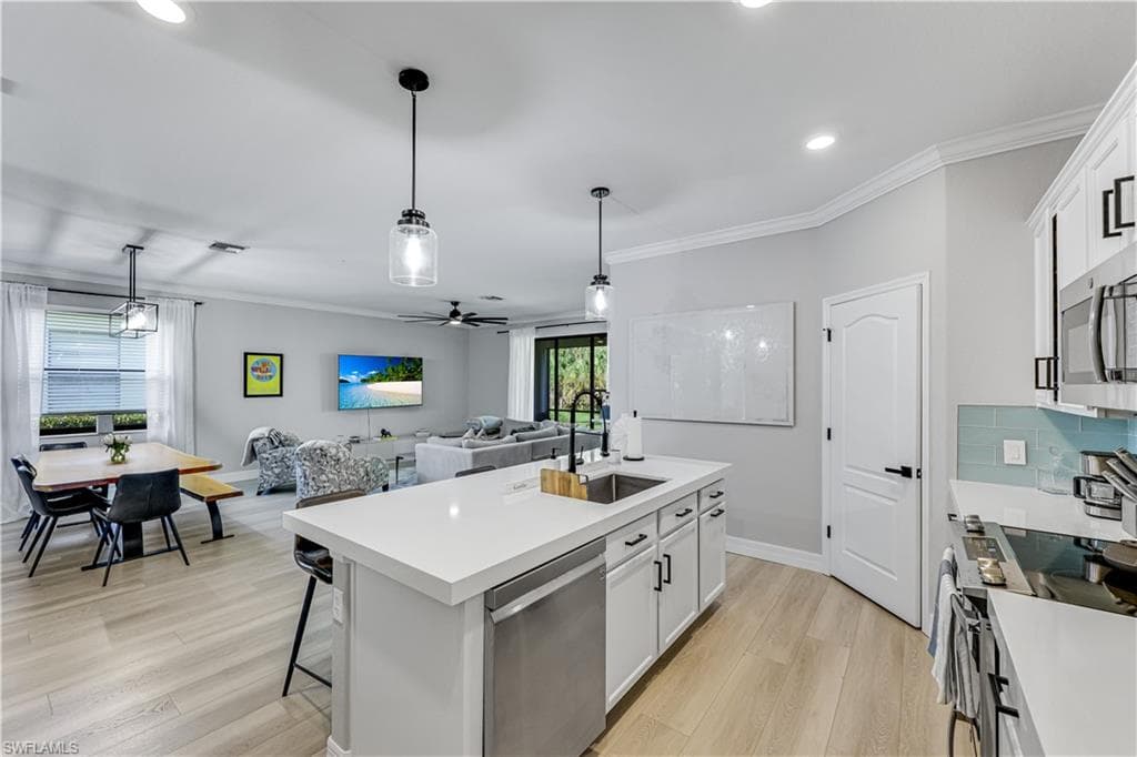 4331 Raffia Palm CIR-5