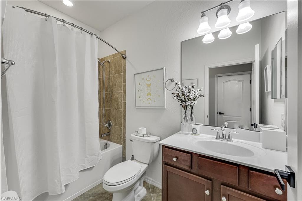 4331 Raffia Palm CIR-20