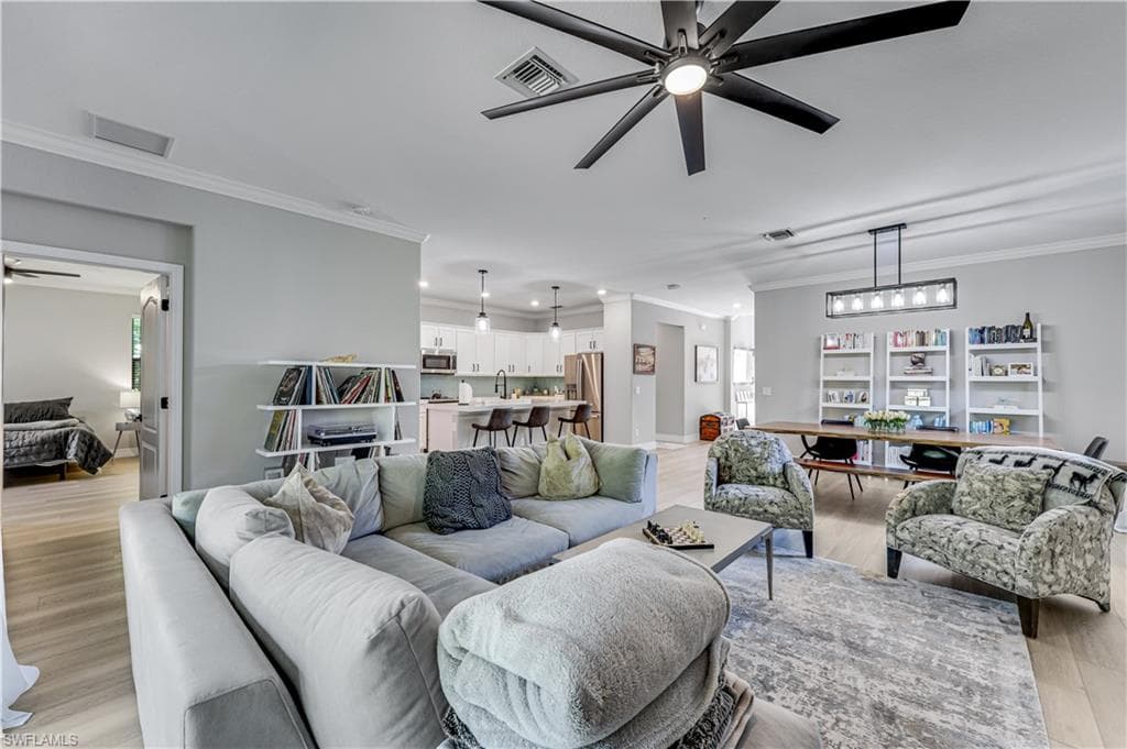 4331 Raffia Palm CIR-9
