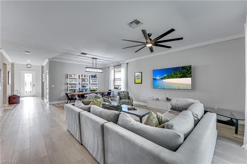 4331 Raffia Palm CIR-8
