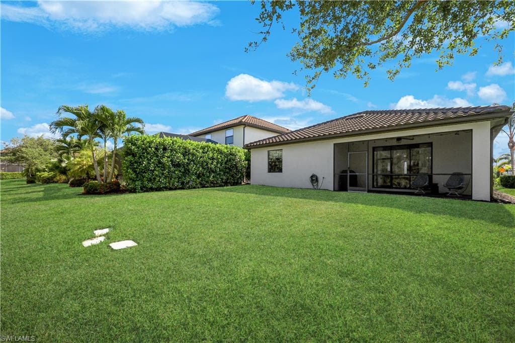 4331 Raffia Palm CIR-25