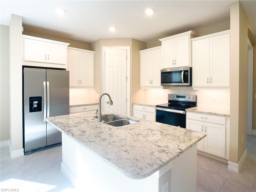848 Heather Lake AVE-3