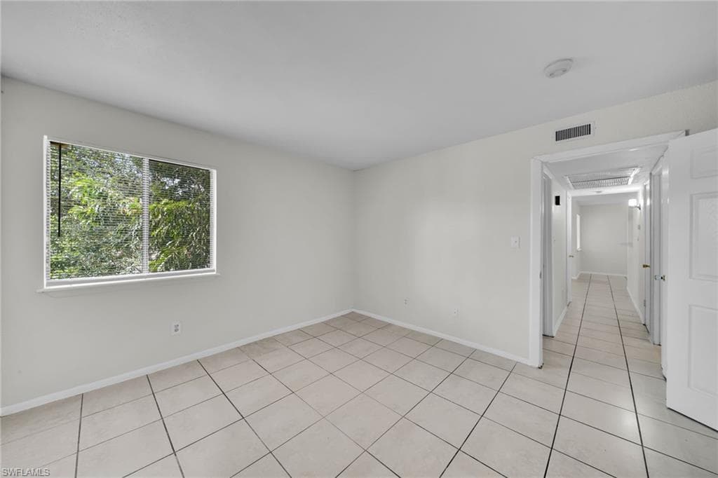 2885 Winkler AVE 612-17