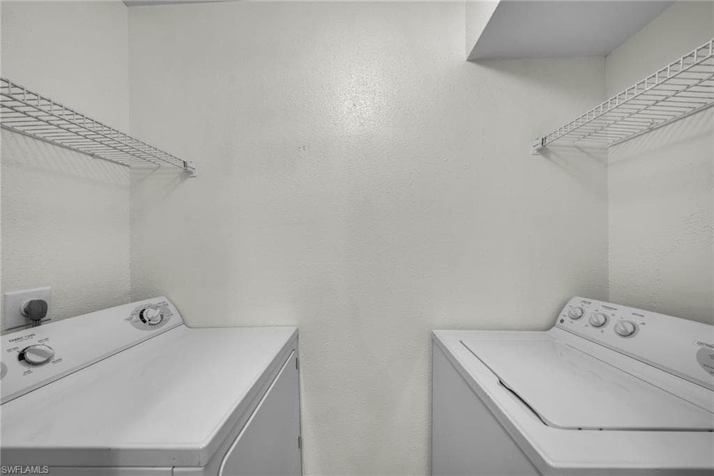 2885 Winkler AVE 612-10