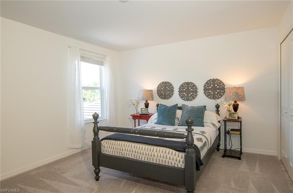 2433 Avocado LN-26