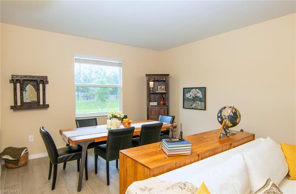 2433 Avocado LN-6