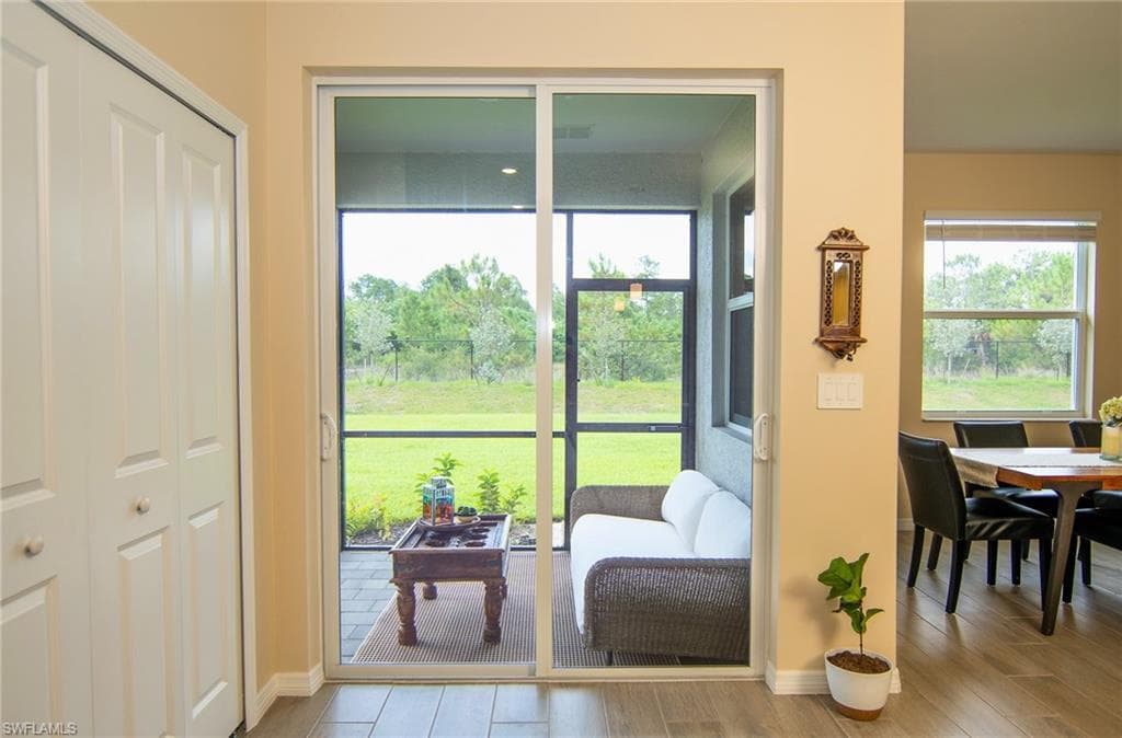 2433 Avocado LN-15