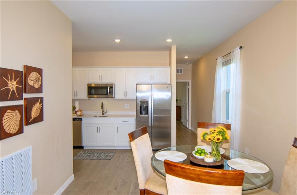 2433 Avocado LN-10