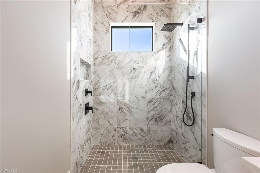 15850 Hampton View CT-38