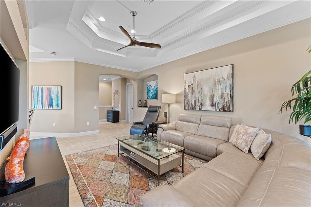 12041 Covent Garden CT 2202-8