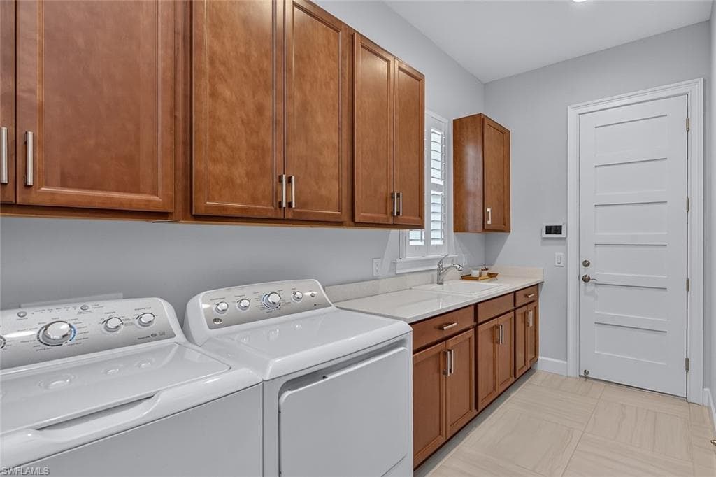 6387 Warwick AVE-32