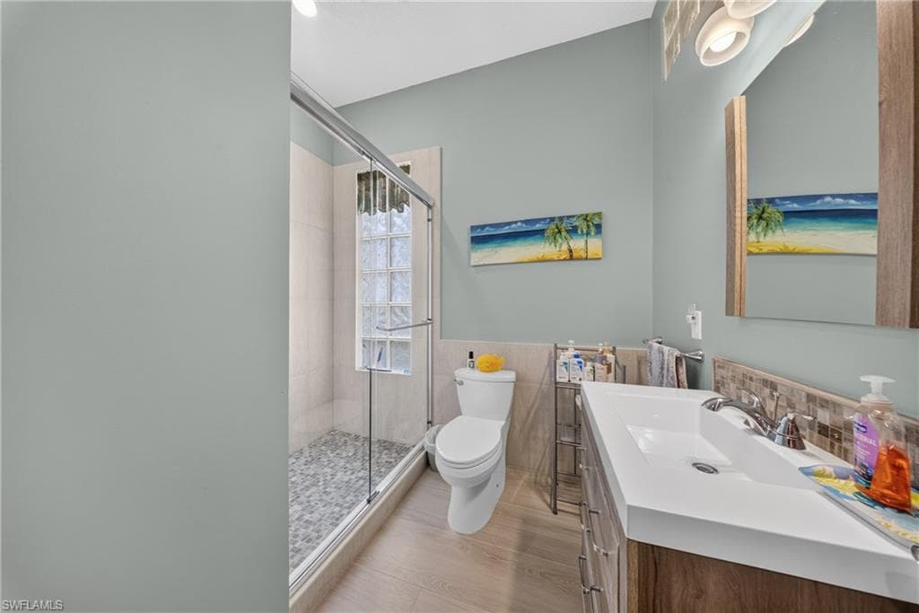 3204 Benicia CT-21