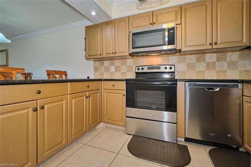 6777 Winkler RD 142-6