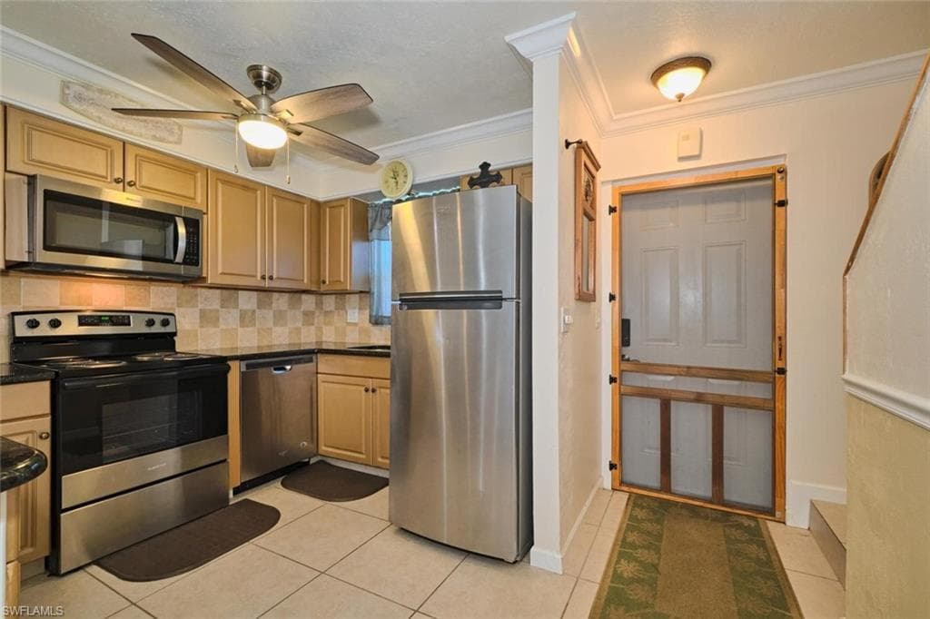 6777 Winkler RD 142-7