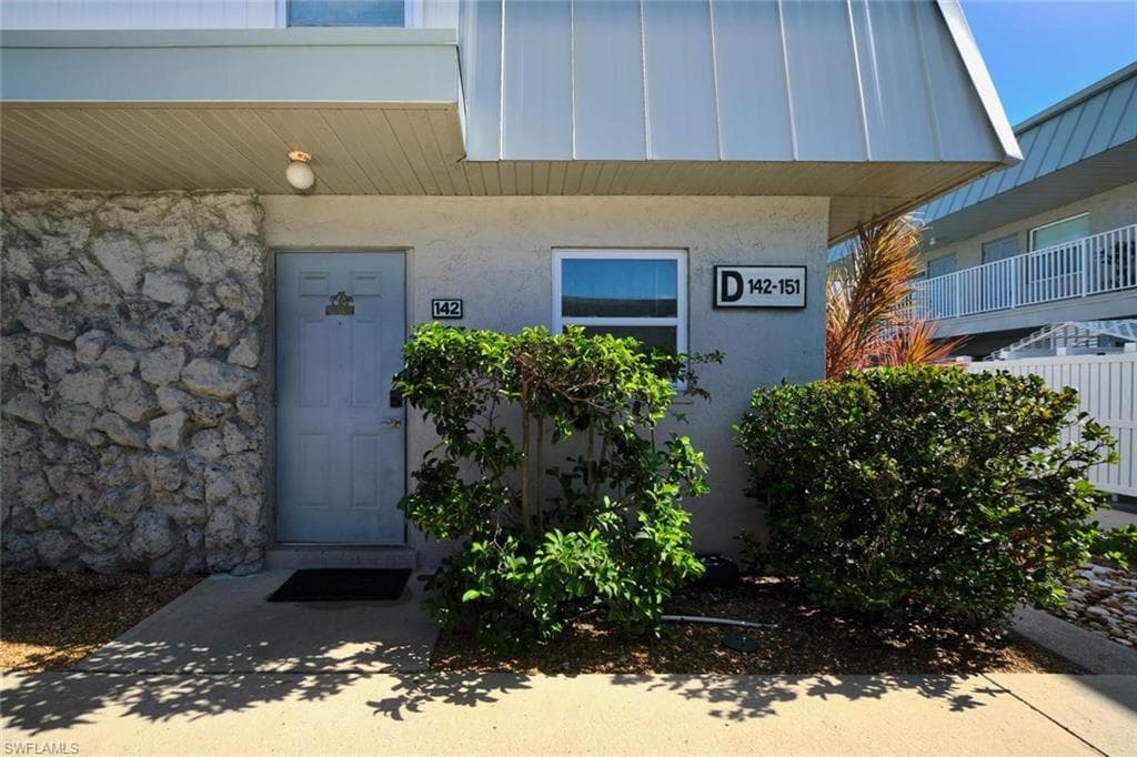 6777 Winkler RD 142-3